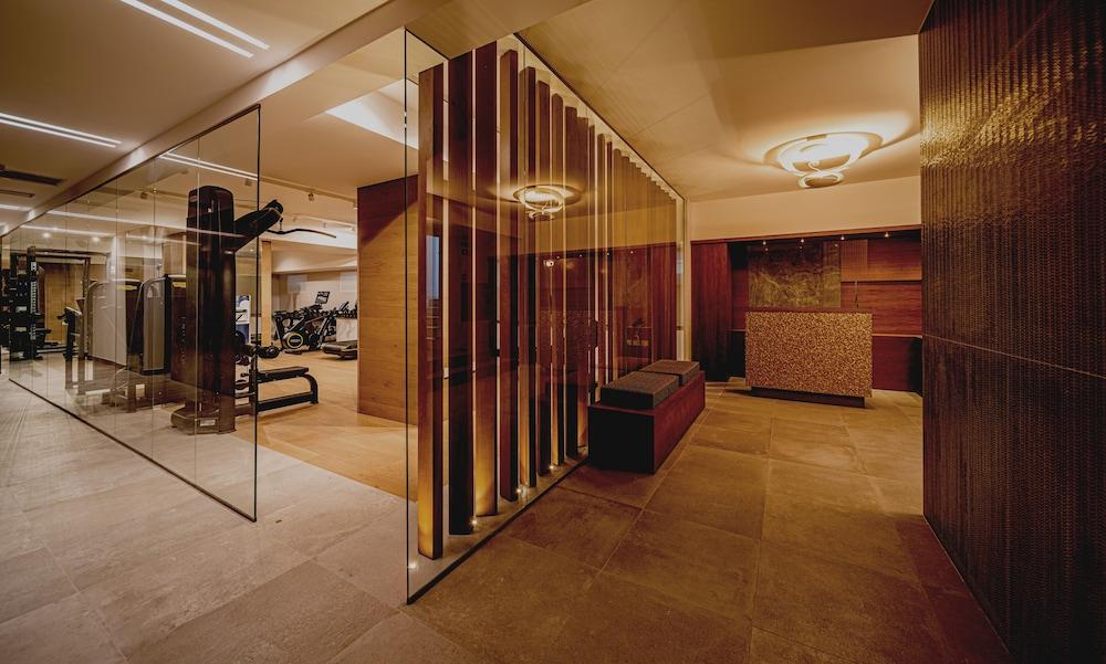 Готель Palazzo Doglio Кальярі Екстер'єр фото The gym at The Dorchester