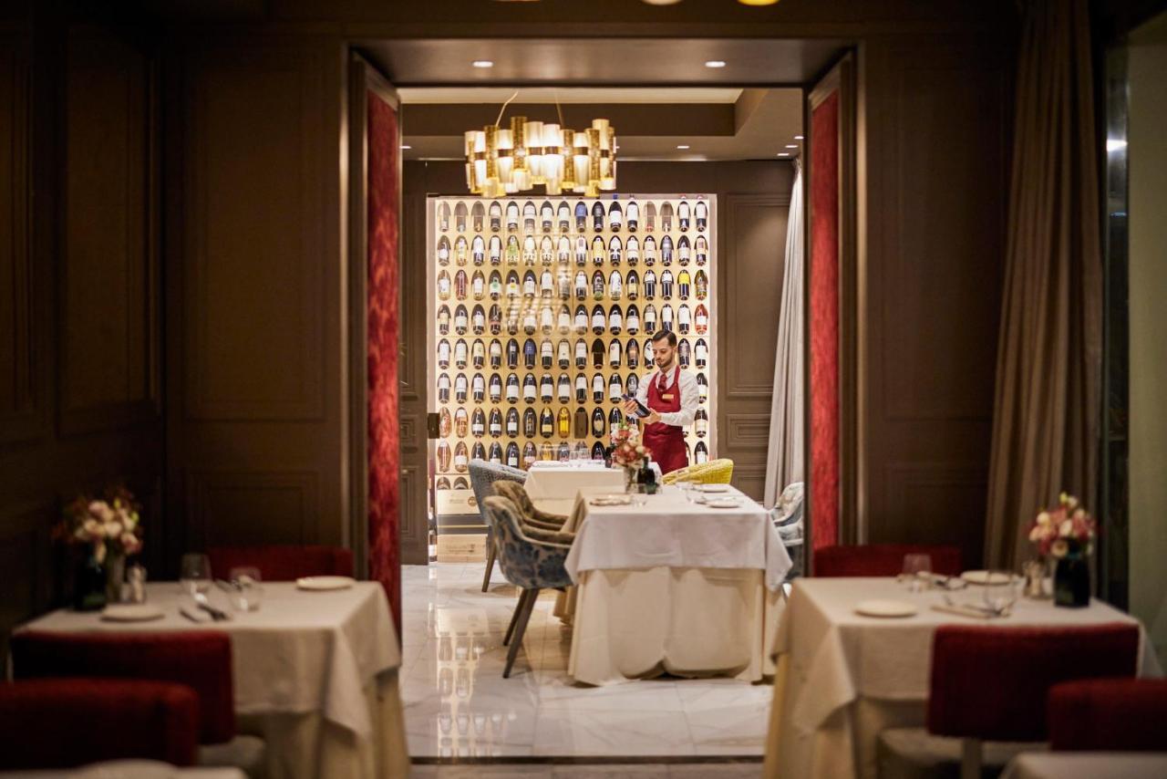Готель Palazzo Doglio Кальярі Екстер'єр фото Restaurant "La Table d'Or"